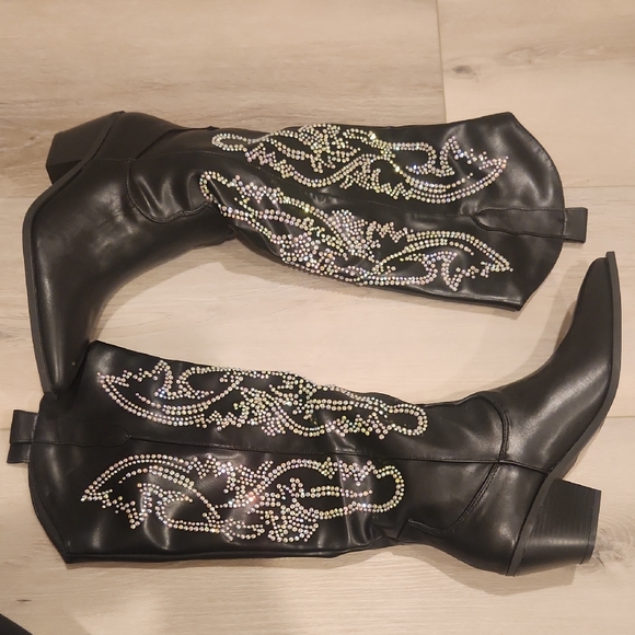 Elegant Black Embellished Heeled Boots for Women - Picture 1 of 5